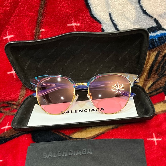 Balenciaga Accessories - Balenciaga BB0020SK sunglasses in a multi-color frame in excellent condition.